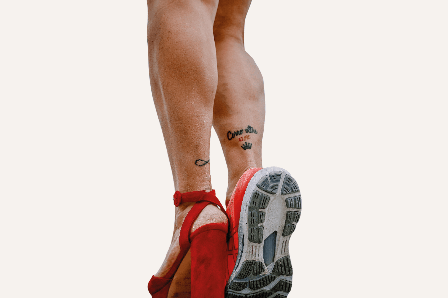 Dettaglio del tatuaggio di Maria Luisa Garatti che raprresenta la sua storia